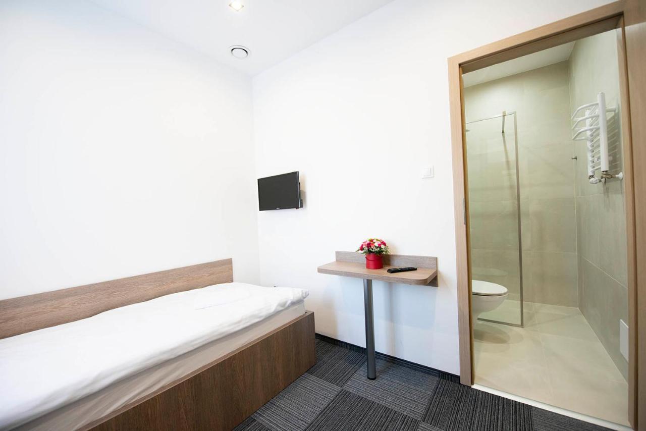 Hostel Sms Free Parking بيدغوستيا المظهر الخارجي الصورة