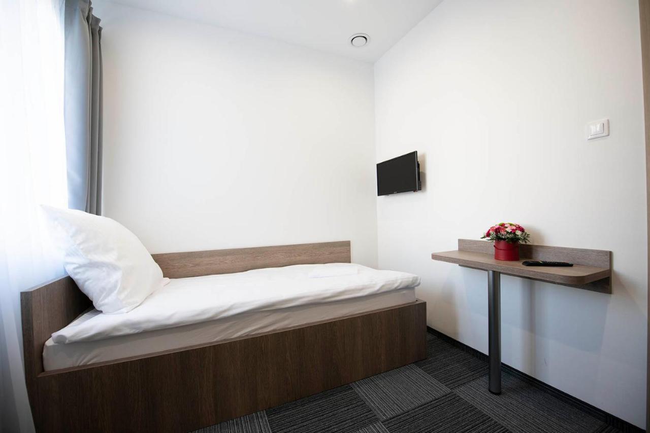 Hostel Sms Free Parking بيدغوستيا المظهر الخارجي الصورة